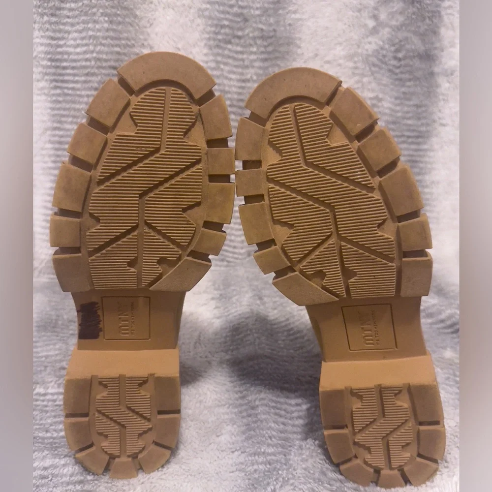 Me Too New York Platform Loafers Womens 9.5 Tan Heeled Vegan Suede Chunky Lug